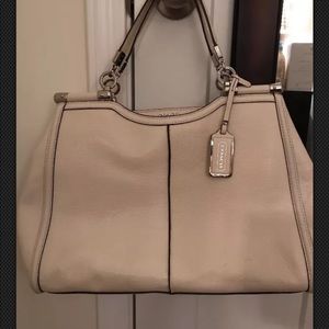 Coach Nomad Hobo Stone Glovetanned Leather