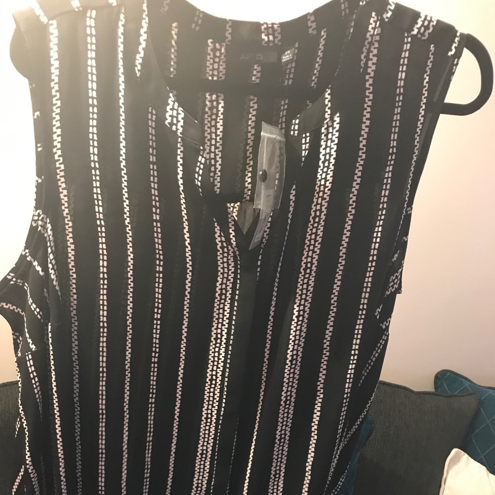 Black and white sleeveless dress top