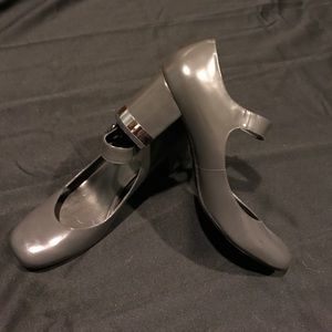 9 West charcoal heels