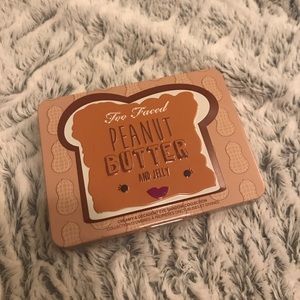 Too Faced Peanut Butter and Jelly Palette