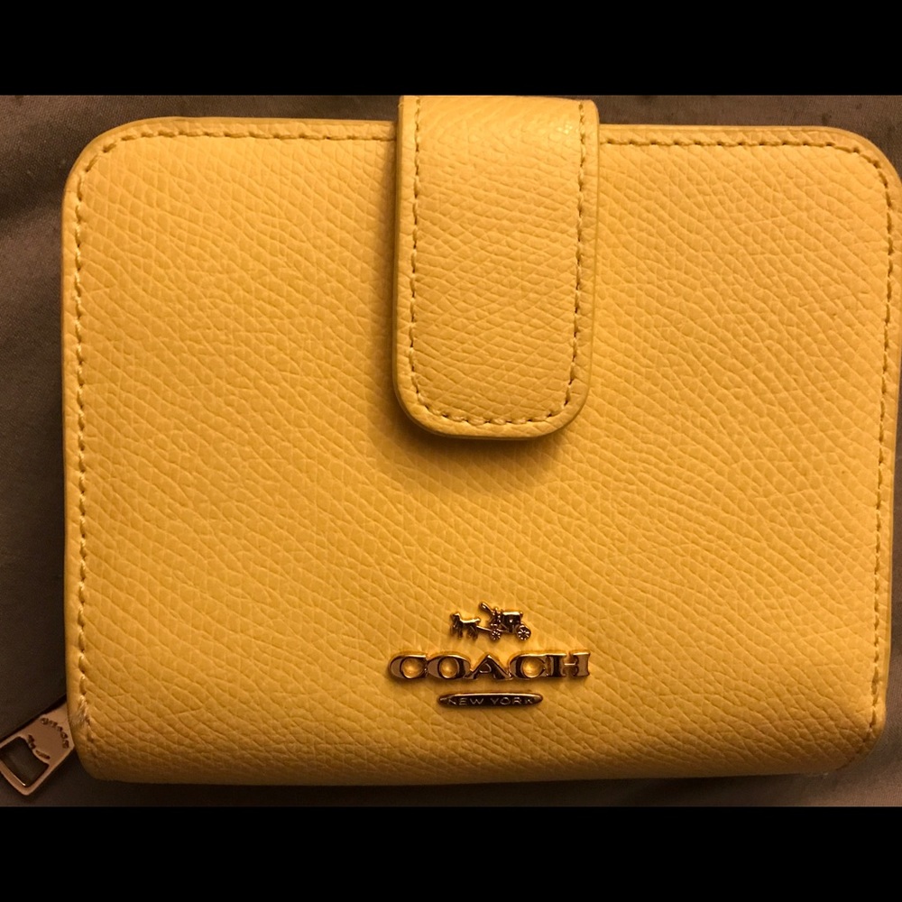 NWOT Yellow Coach wallet