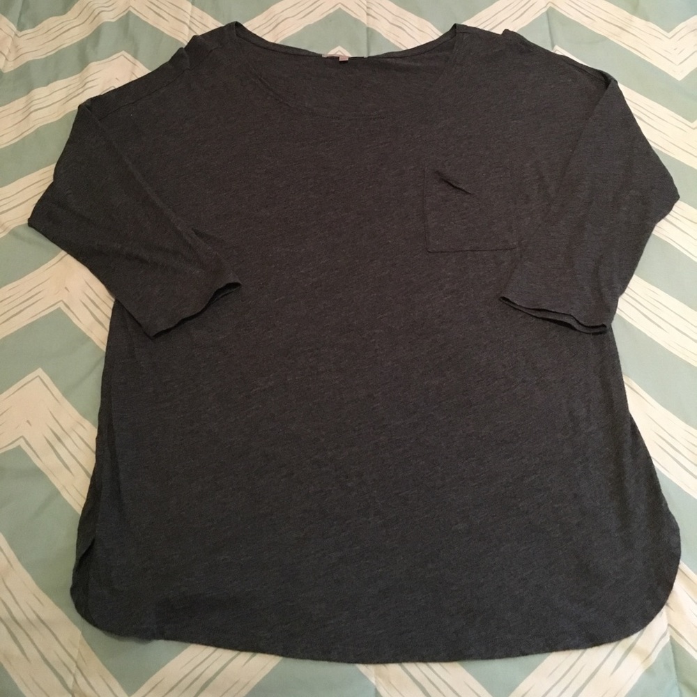 Gray 3/4 length sleeve top