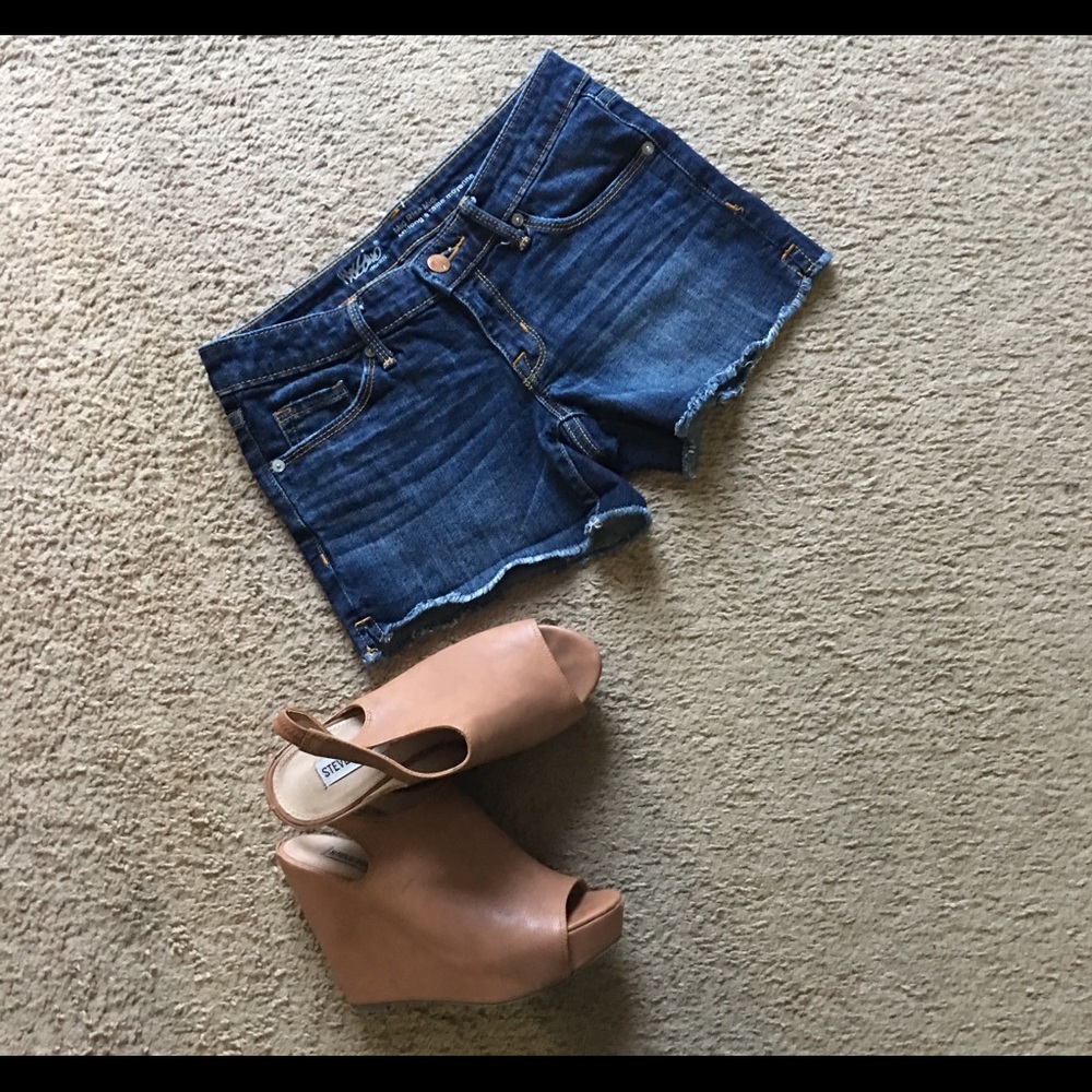 Mossimo Denim Mid Rise Midi Short