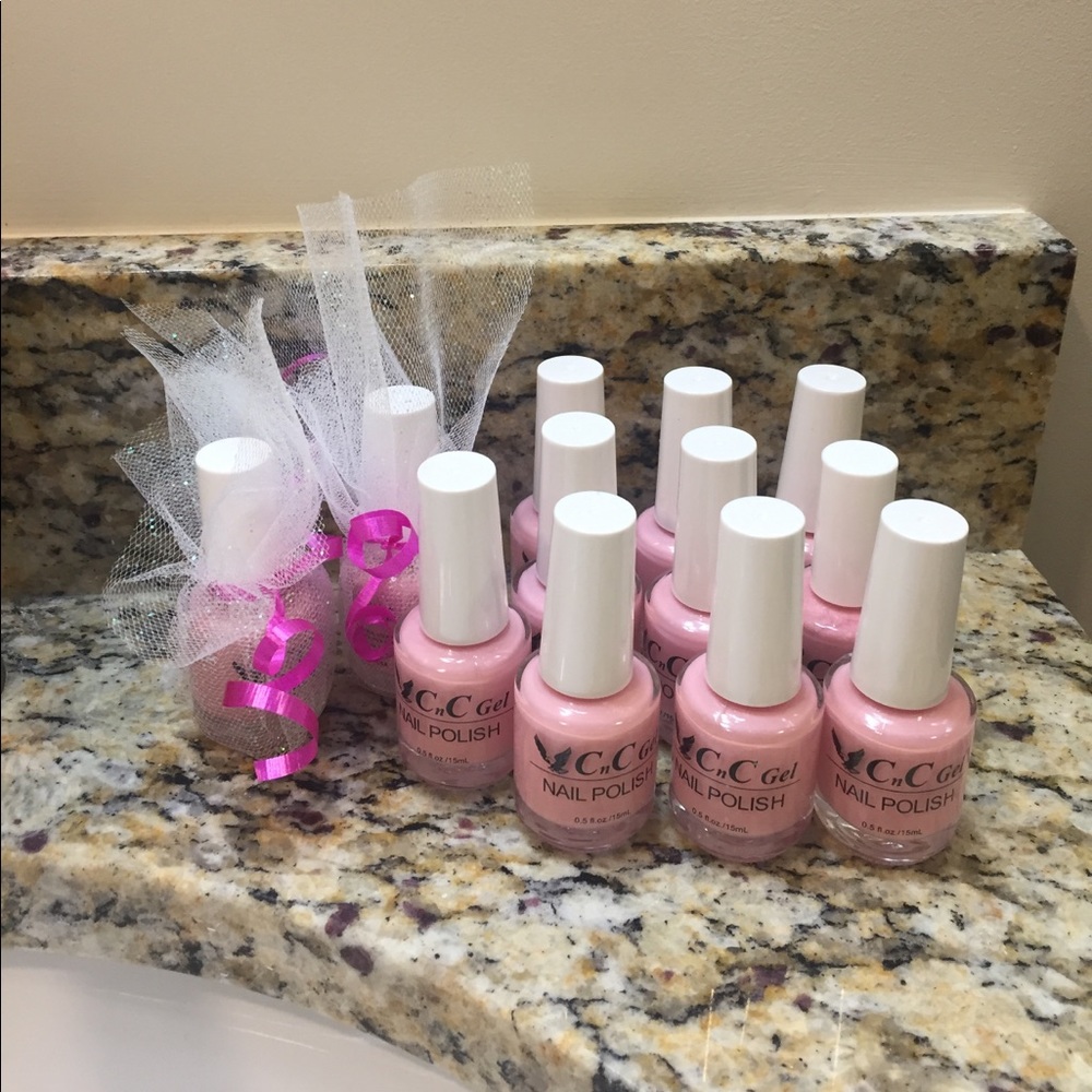 Pink gel nail polish! 💕