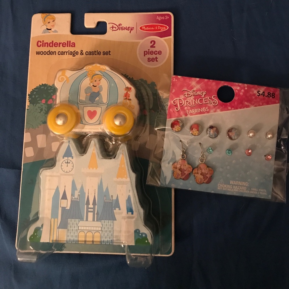 NIP Disney Princess Earrings/Cinderella wood set