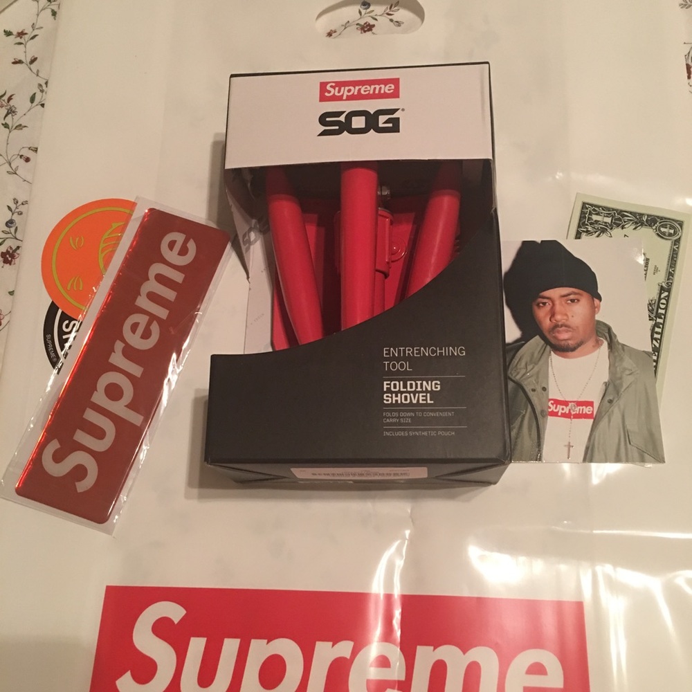 Supreme SOG collapsible shovel SOLD OUT