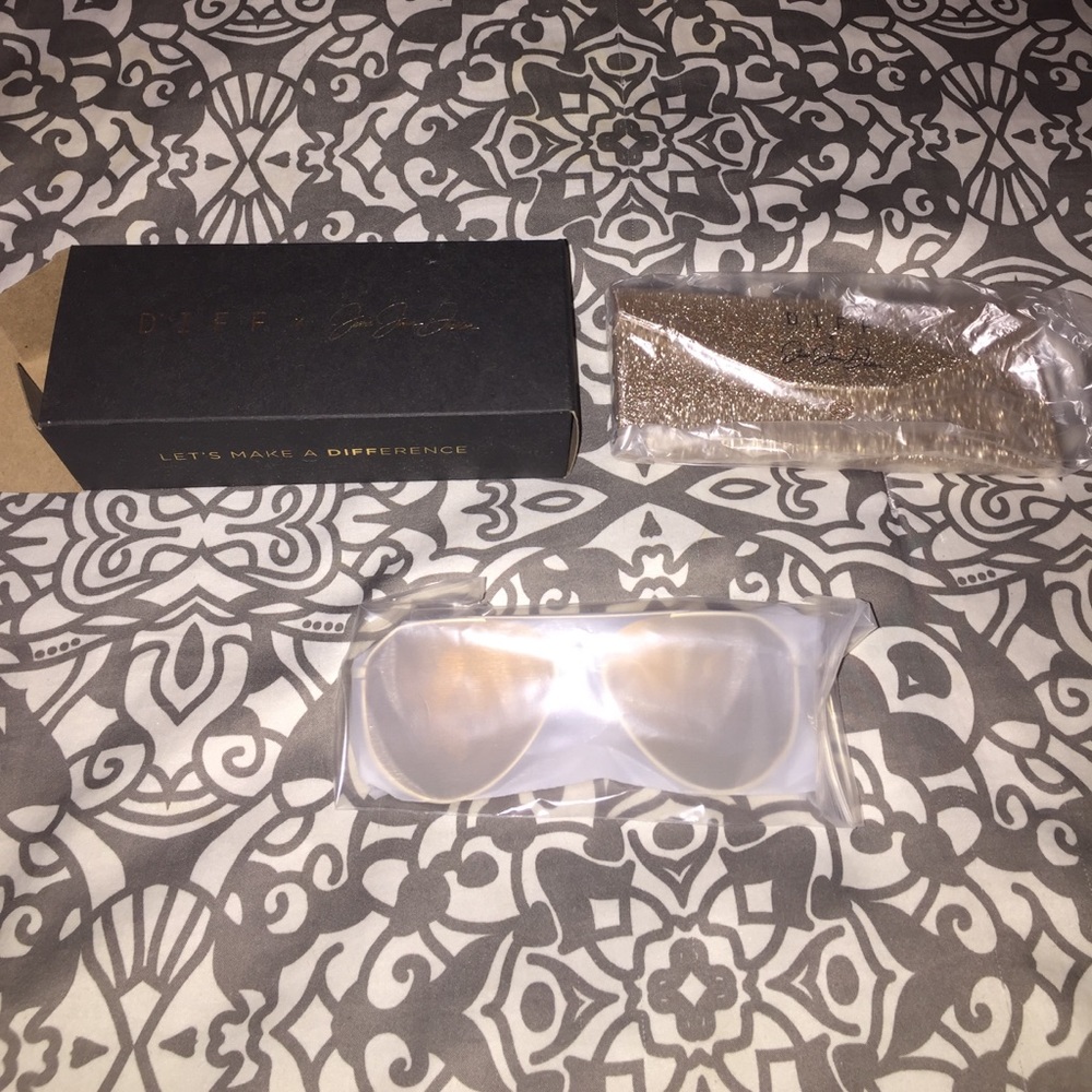 Diff Eyewear Jessie James Decker Gold Sunglasses
