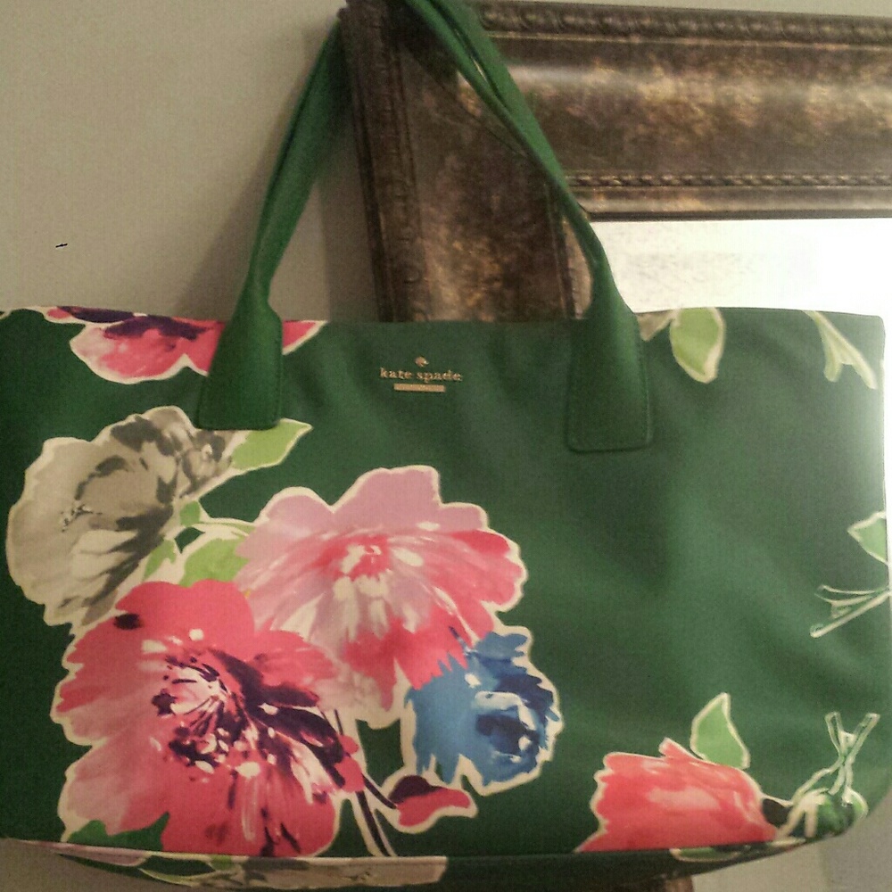 Authentic Kate Spade Bag- gently used