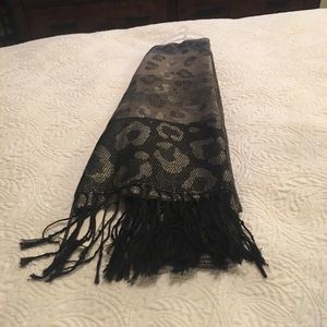 NWT scarf