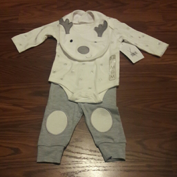 Christmas Sale**Cute 3 Piece Christmas Set ** NWOT - Picture 1 of 5