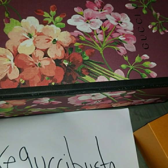 Reference 100% authentic pink blooms gucci slides - Picture 4 of 4