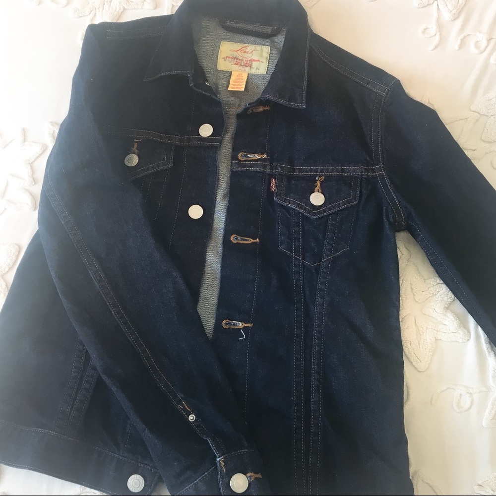 Levi's classic jean jacket size small