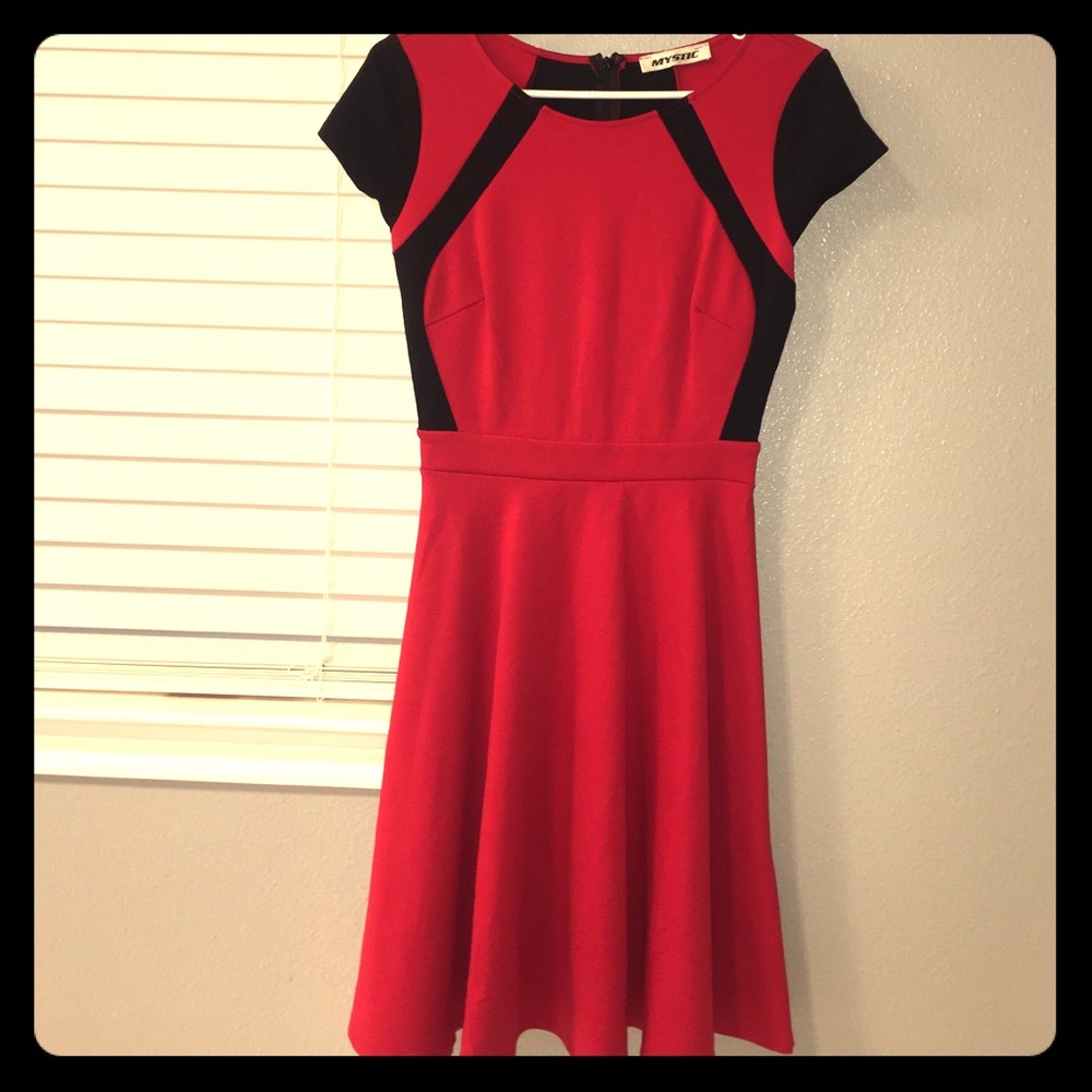 New Mystic Red and Black Skater Dress SZ Small