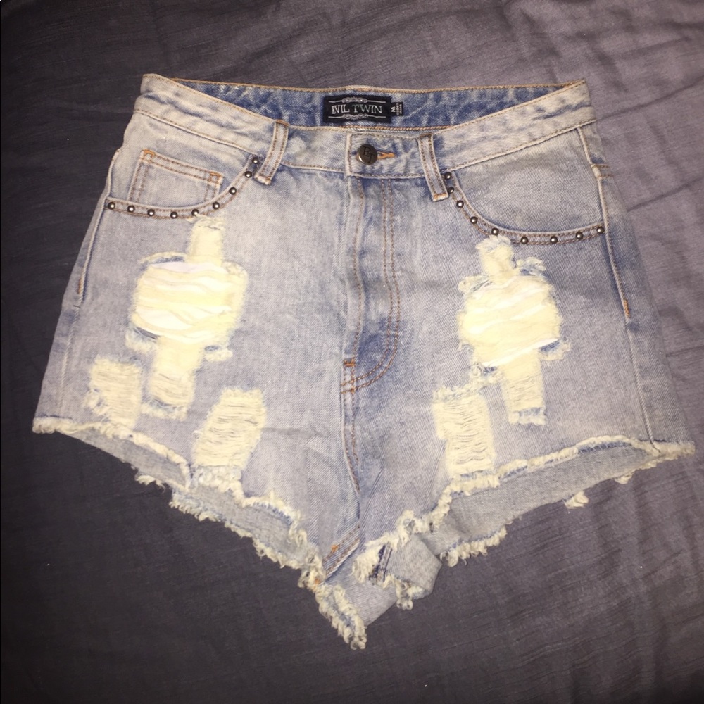 Studded pocket high waisted shorts