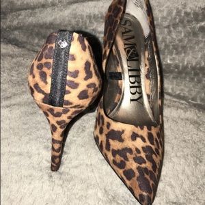 Sam&Libby leopard print heels