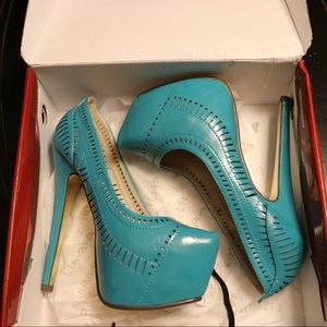 Liliana Turquoise Pumps size 6