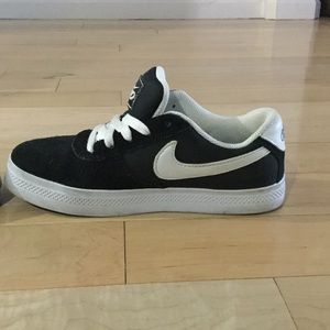 Nike 6.0 women's size 5 kid's size 3.5