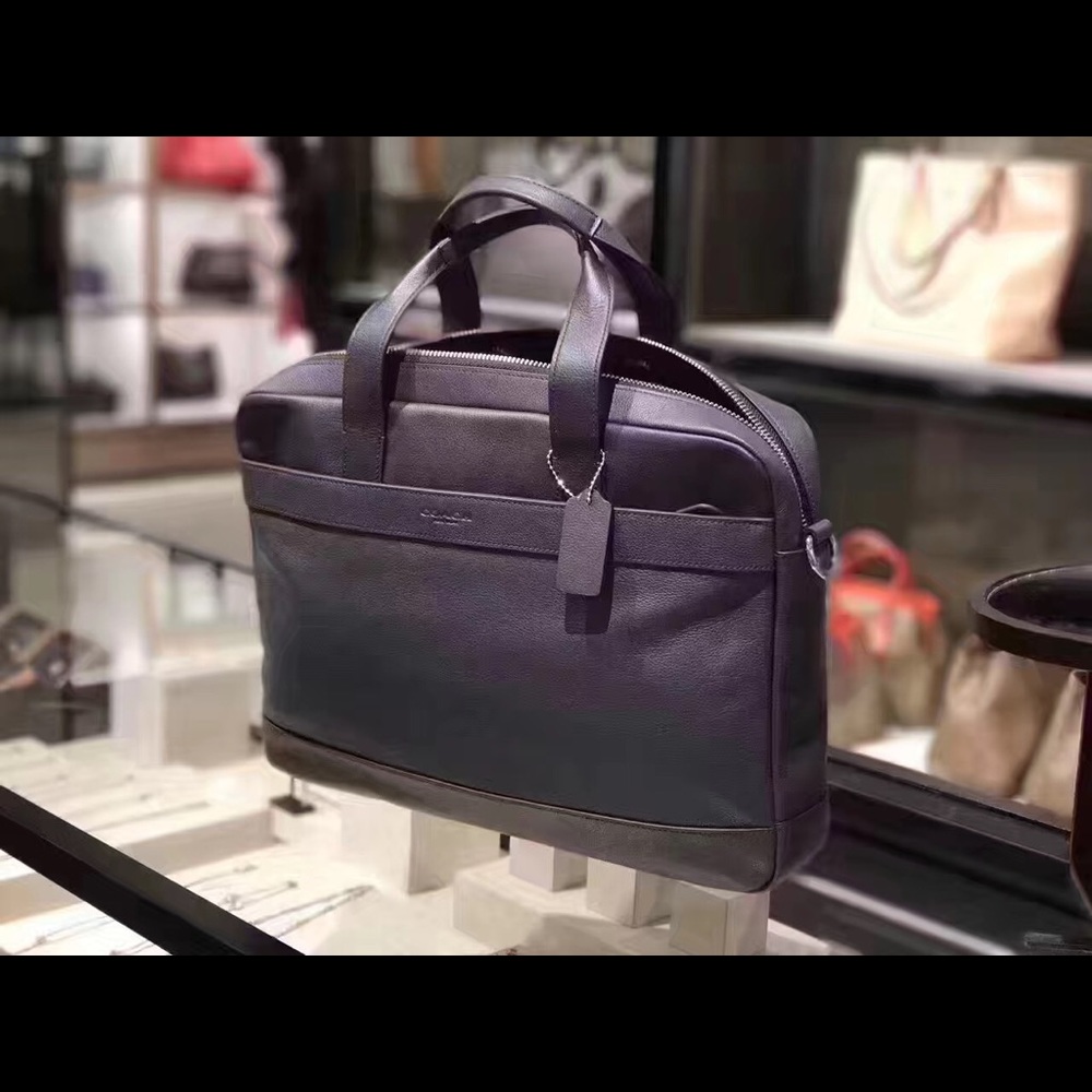 Coach Bag For Man，Big Size， 100% New，never use it.