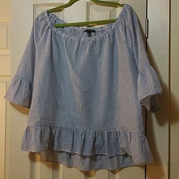 Tops - Off the shoulder Seersucker Top