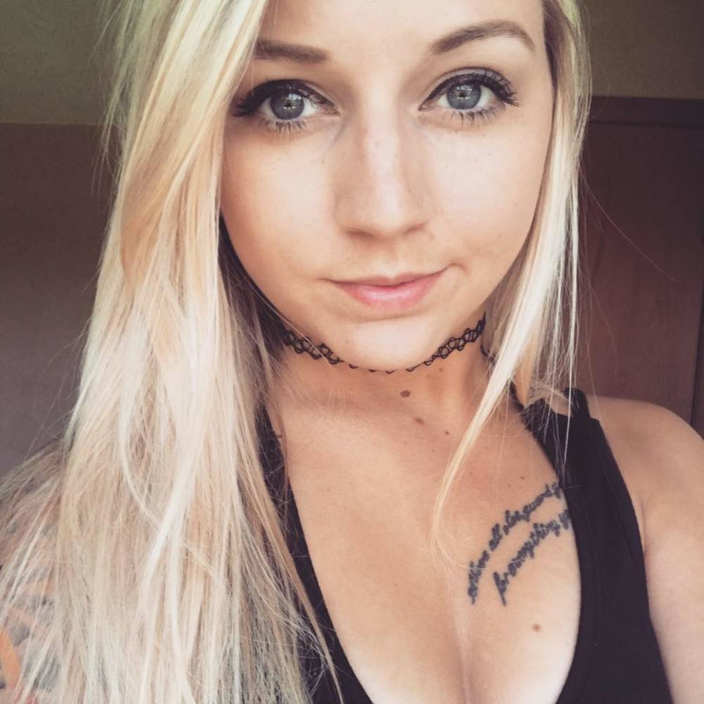 Meet your Posher, Danielle