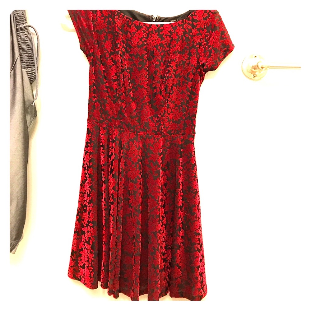 Black red velvet floral dress, fits nice!