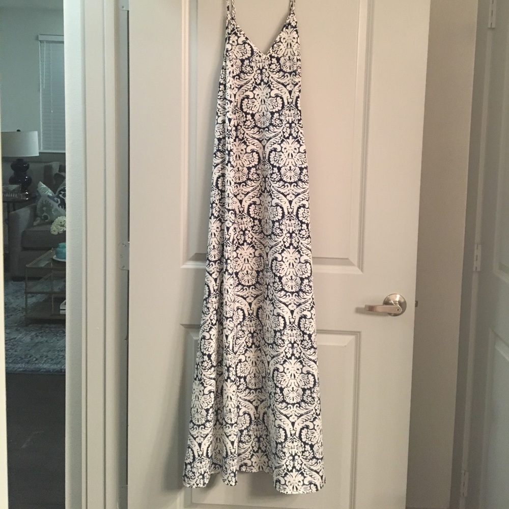 Maxi dress with open back & slits