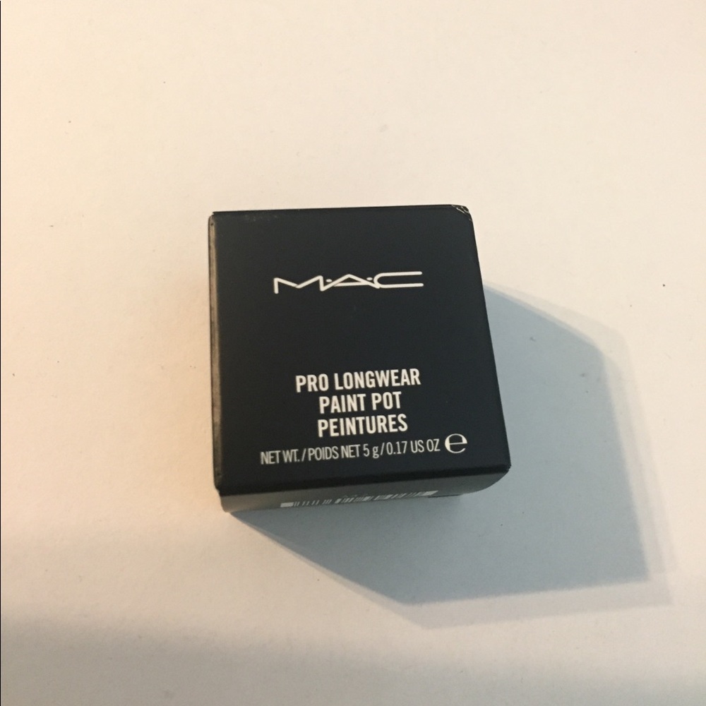 BNIB MAC Paint Pot in Let's Skate