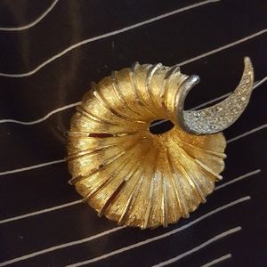 Antique Gold Brooch