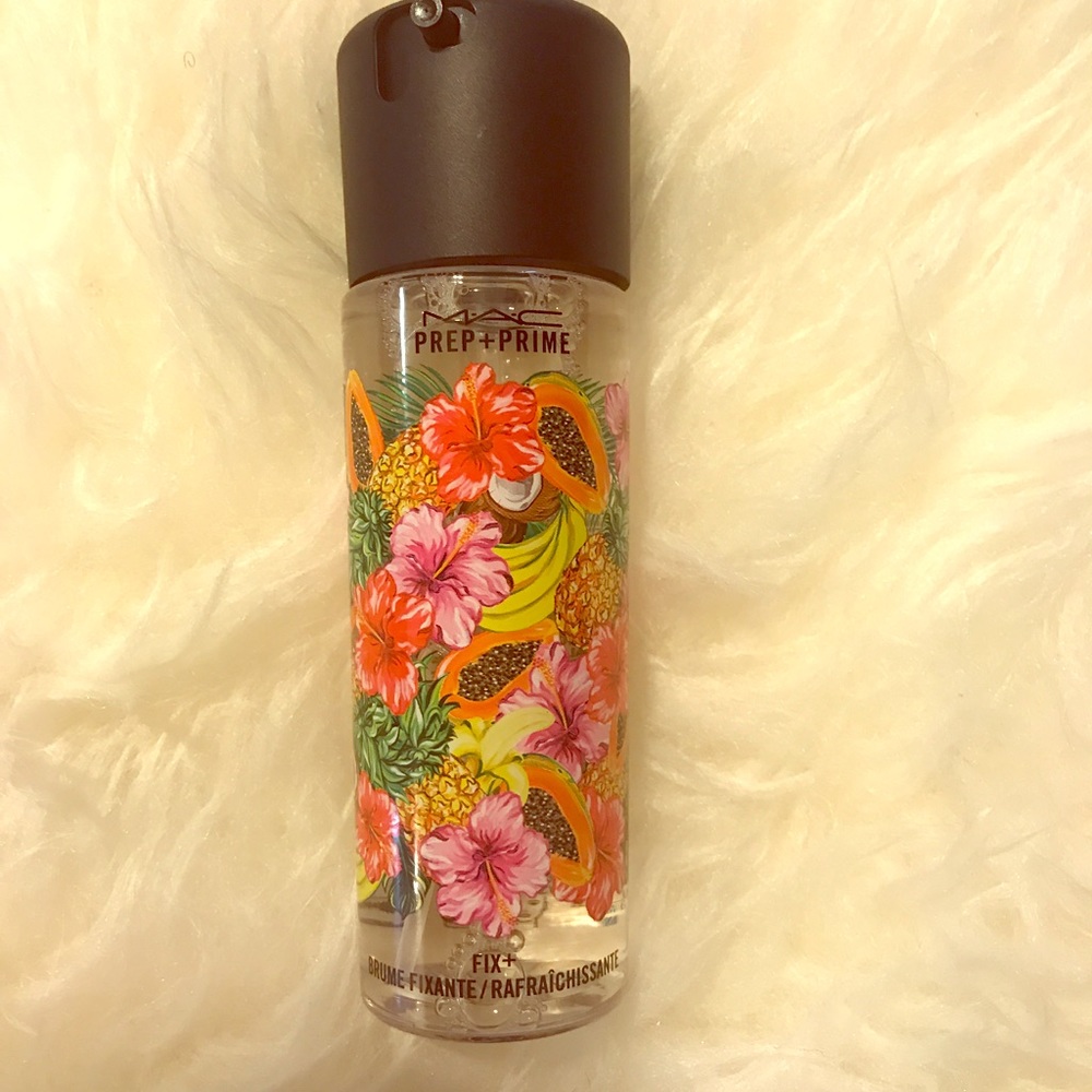 BNIB Mac Fruity Juicy Fix + Spray