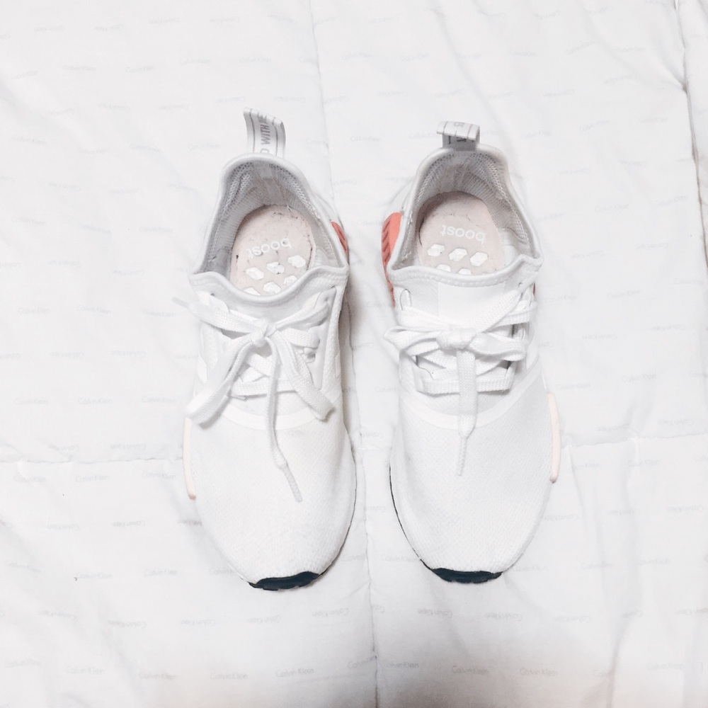 white and pink adidas nmds