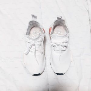 white and pink adidas nmds