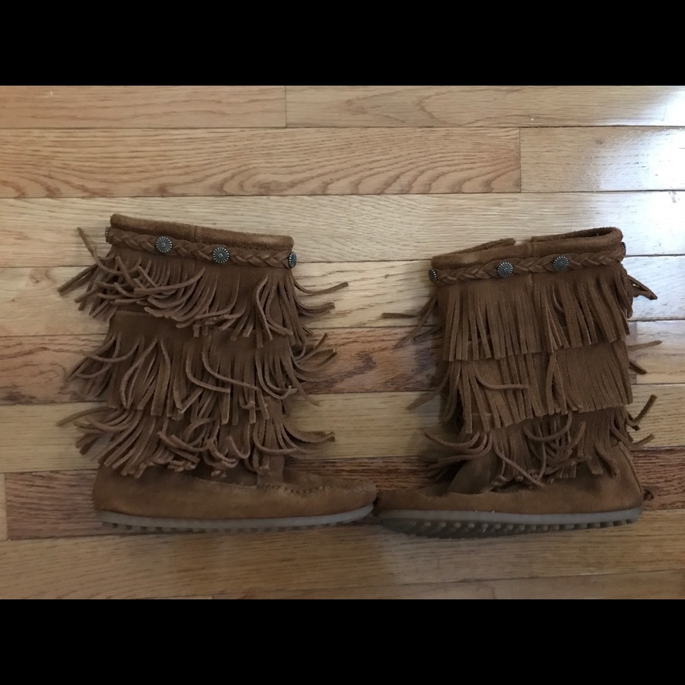Girls 3 layer fringe Minnetonka boot