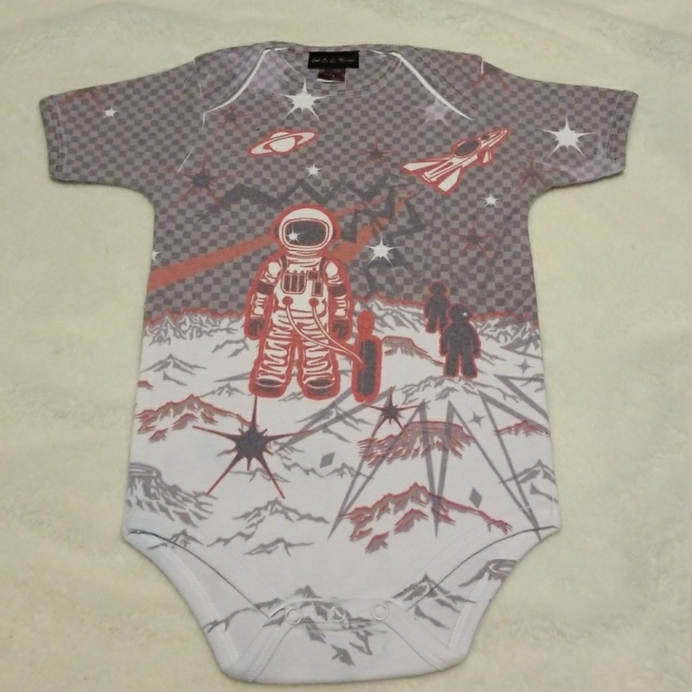 NWOT Cute space astronauts onesie 18-24 months