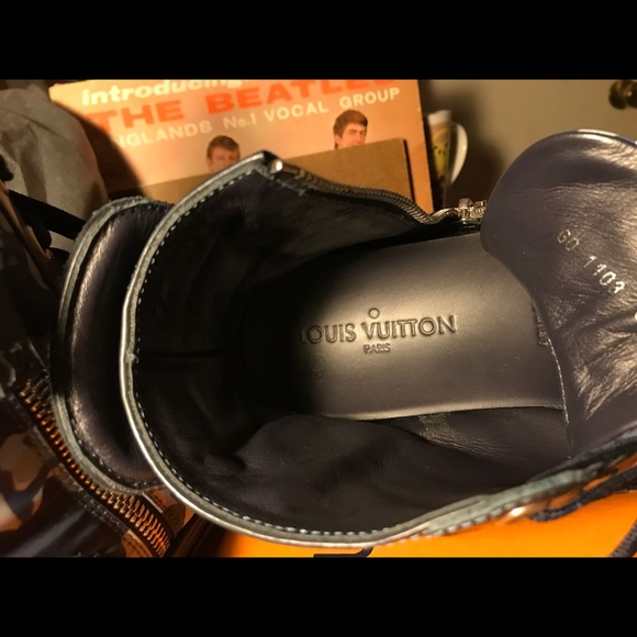 Louis Vuitton men Size 10 - Picture 5 of 7