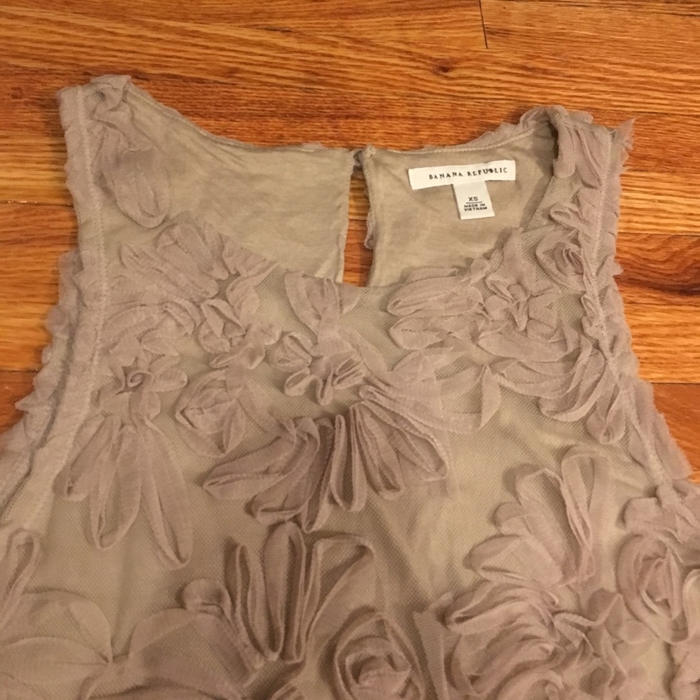 BANANA REPUBLIC: Size XS, Cream Lace Tank