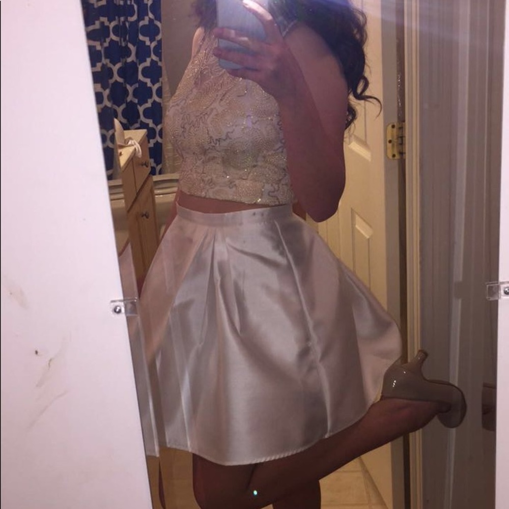 beautiful homecoming/formal dress! only worn once!