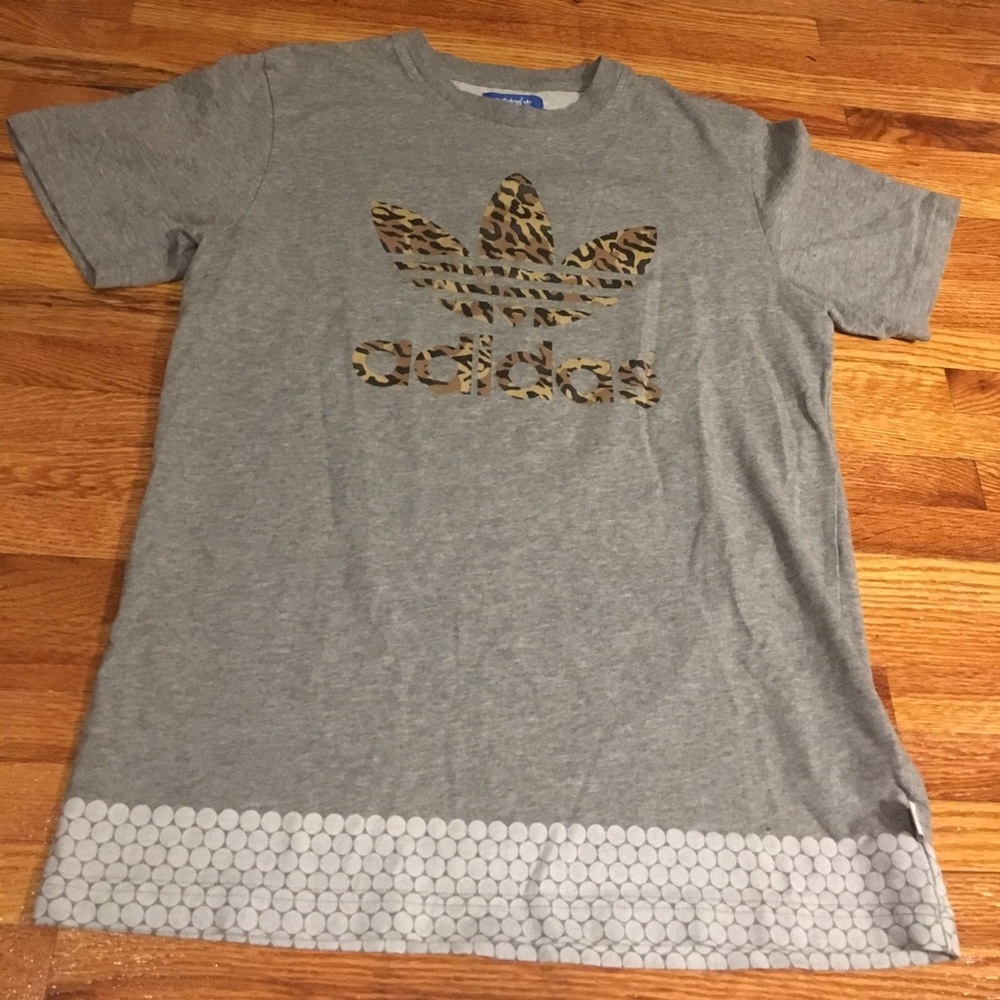 ADIDAS ORIGINAL: Size Small, Grey / White