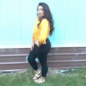 Meet your Posher, Esmeralda