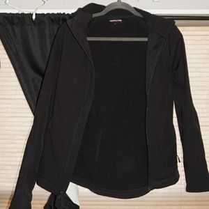 Kirkland Signature Softshell Jacket in Black 