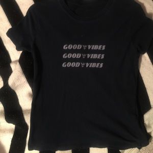 Dark blue "Good Vibes" t-shirt🌊🌸🤙
