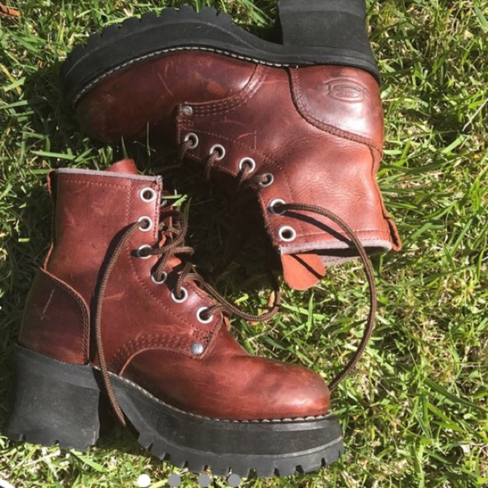 ISO VINTAGE PLATFORM SKECHERS BOOTS