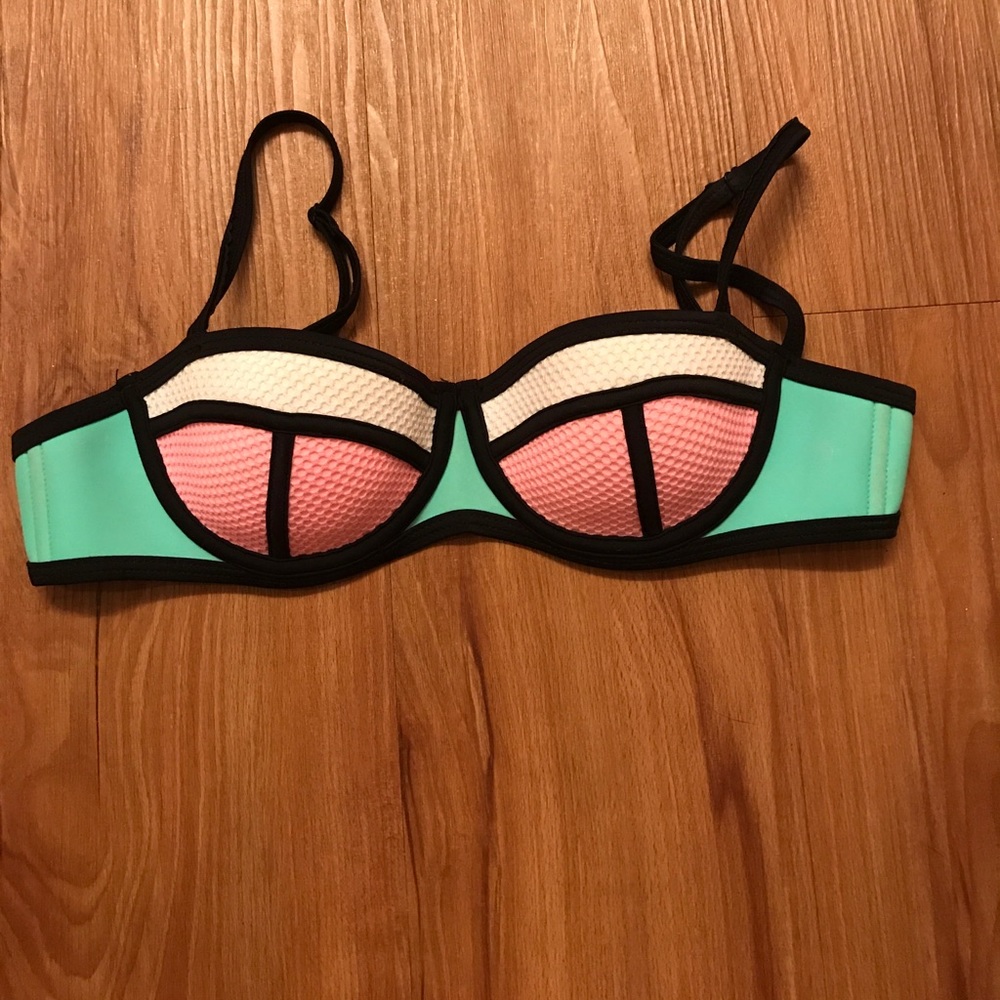 Triangl bikini top