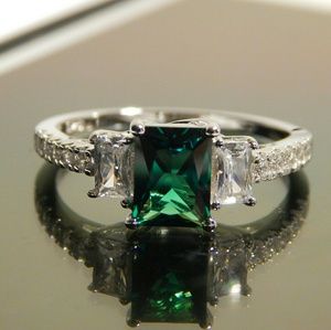 Sterling Silver Emerald CZ Ring