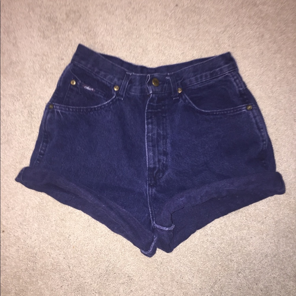 super cute high-wasted shorts