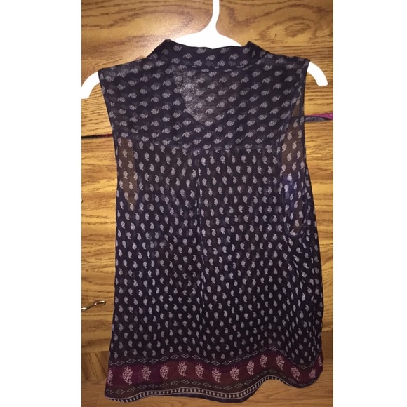 Forever 21 sleeveless navy blue top. - Picture 2 of 3