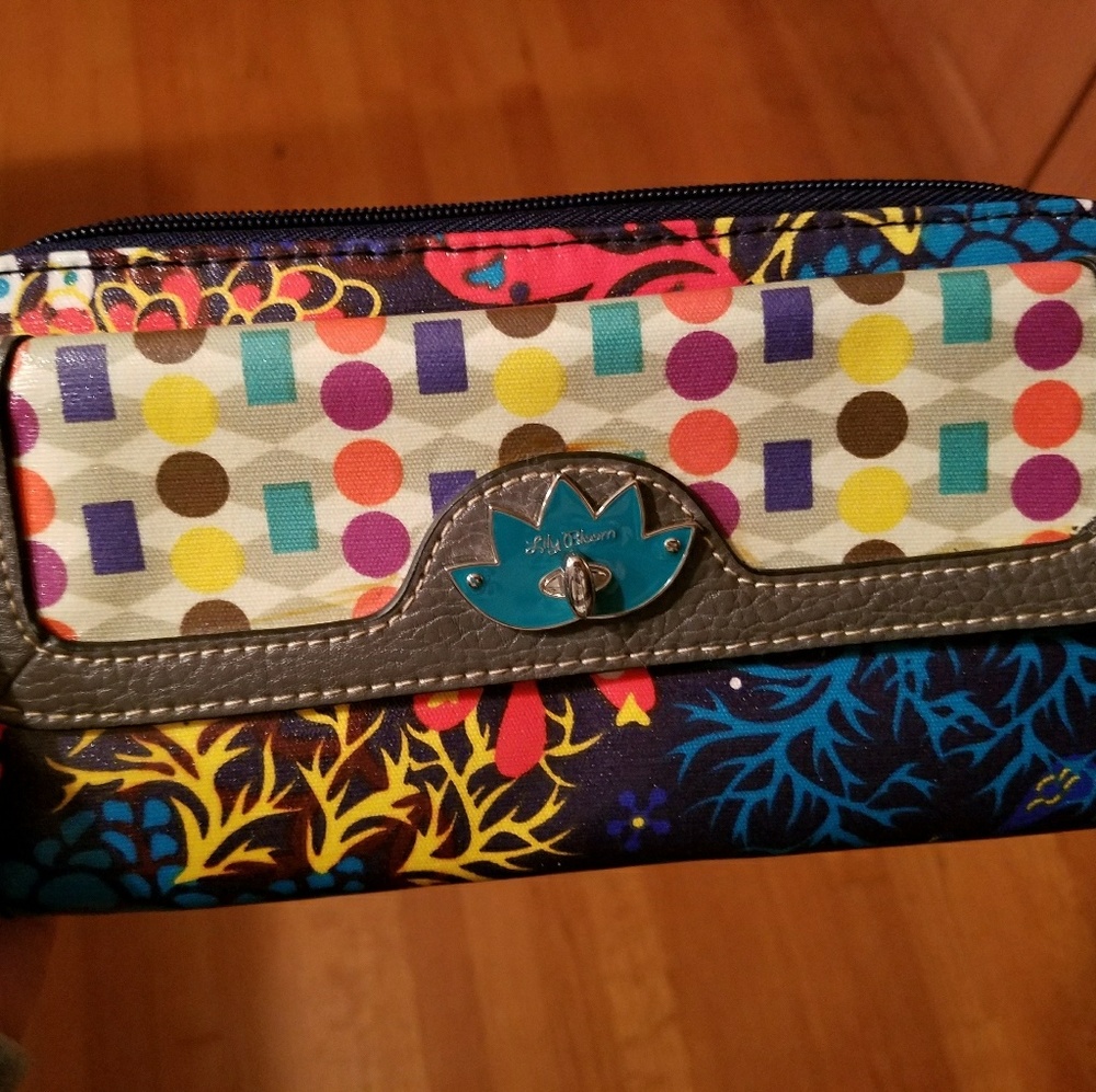 Lily Bloom wallet