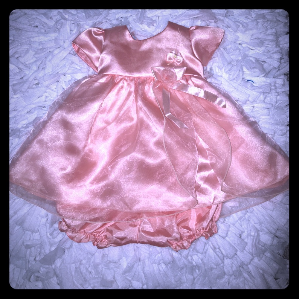 Adorable Peach 🍑 infant dress by Peachy Kids