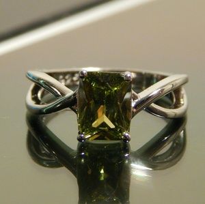 Sterling Silver Peridot Twist Ring