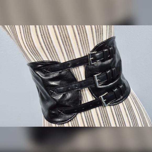 Wide Black Faux Leather 3-Buckle Corset Belt - Picture 2 of 8