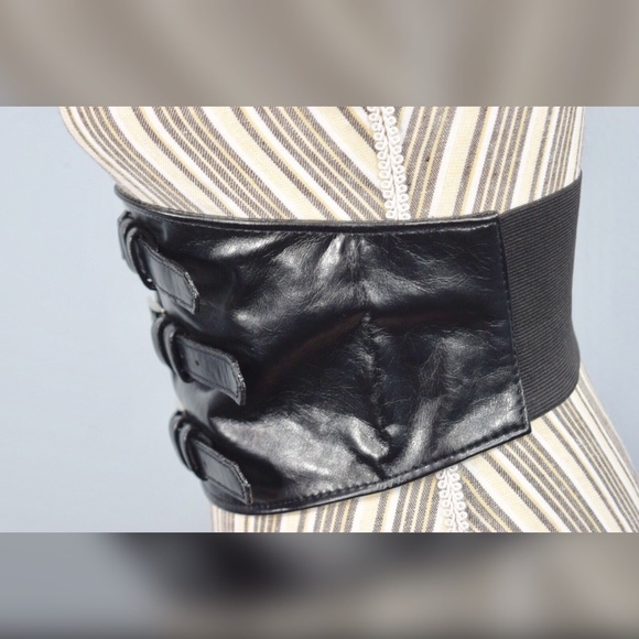 Wide Black Faux Leather 3-Buckle Corset Belt - Picture 5 of 8